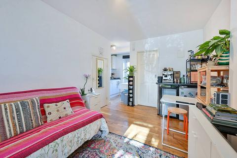 undefined, Hawthorn Road, South Ealing, Ealing, W5