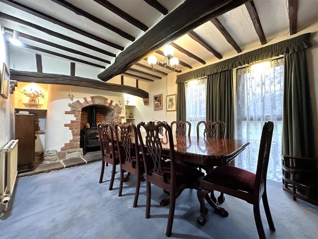 Dining Room 128