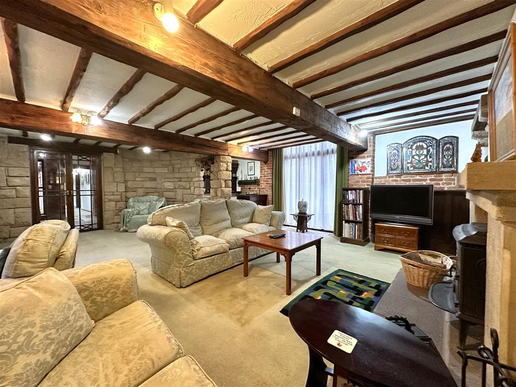 Wonderful  Sized Lounge 016