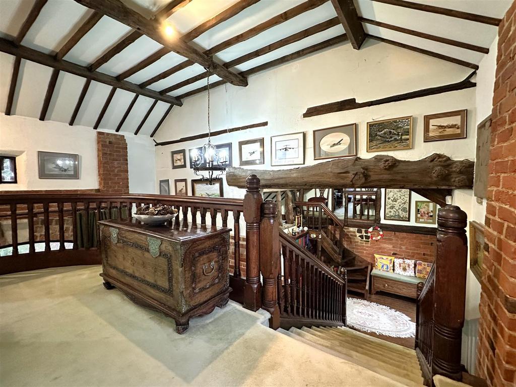 First Floor Landing 947