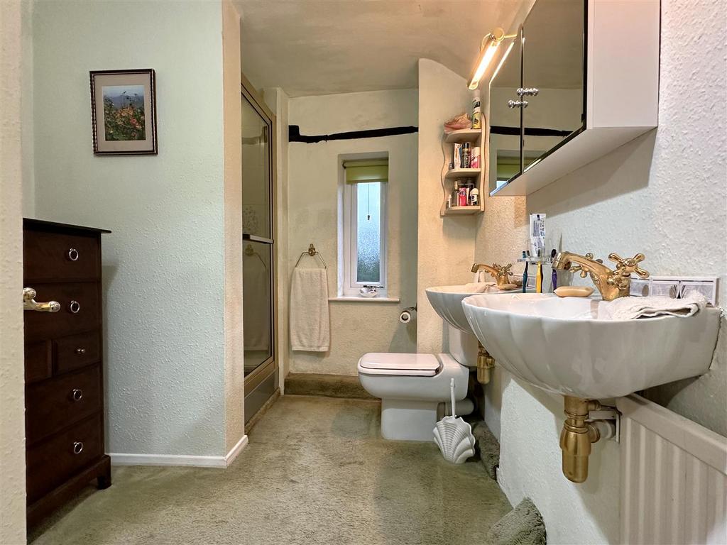 En-Suite Shower Room 882
