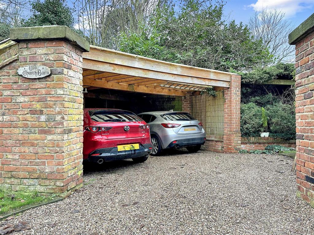 Extensive Driveway &amp; Double Carport 857