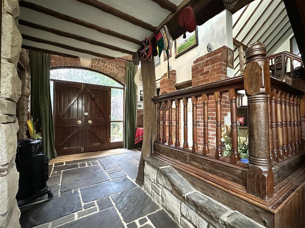 Expansive Reception Hall 043
