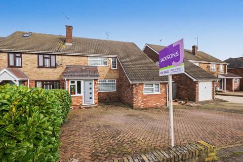 4 bedroom semi-detached house for sale, Sunningdale Drive, Rainham,