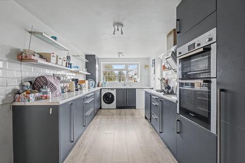 4 bedroom semi-detached house for sale, Sunningdale Drive, Rainham,