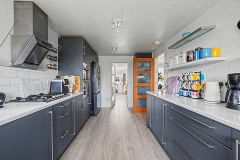 4 bedroom semi-detached house for sale, Sunningdale Drive, Rainham,
