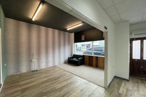 Retail property (high street) to rent, 28 Corringham Rd Stanford Le Hope SS17 0AH