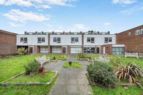 Mixed use to rent, 85 High St Chislehurst BR7 5AG