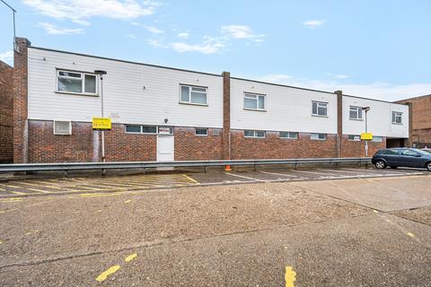 Mixed use to rent, 85 High St Chislehurst BR7 5AG