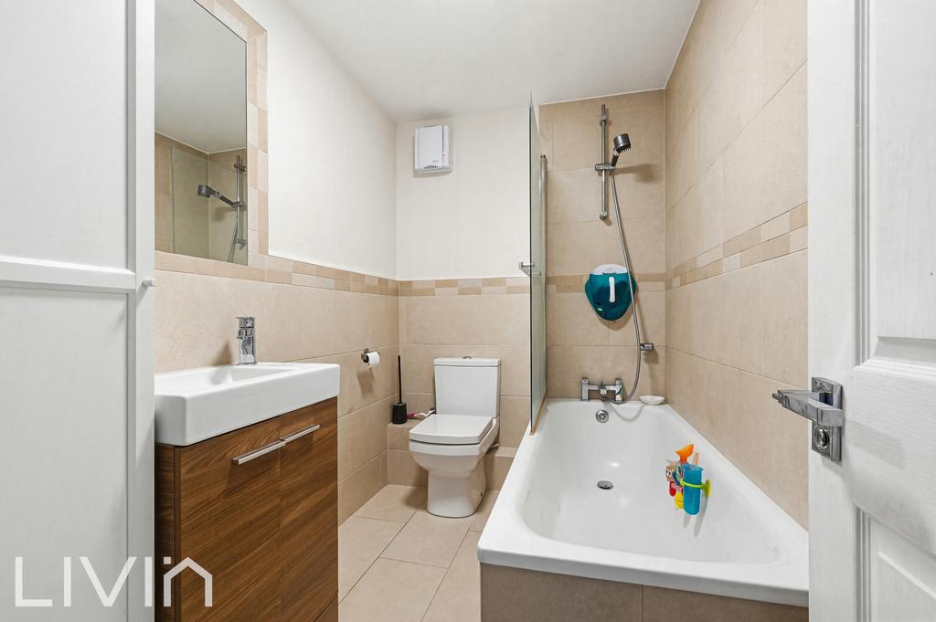 Chatsworth road,53,6  6