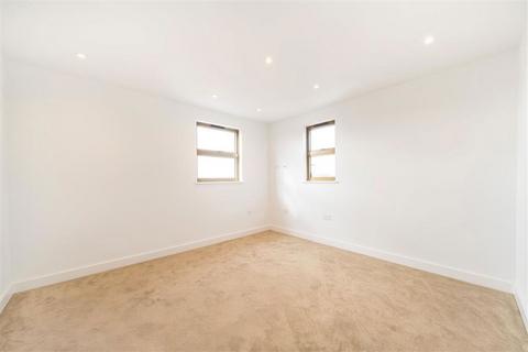2 bedroom flat to rent, Cricklewood Broadway, London NW2