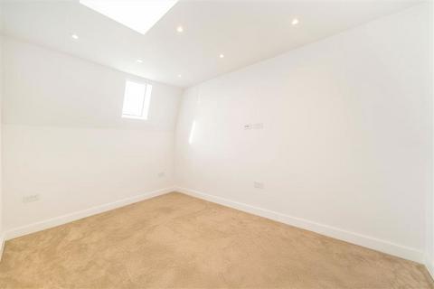 2 bedroom flat to rent, Cricklewood Broadway, London NW2