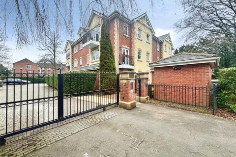 2 bedroom flat to rent, Kings Road, Greater Manchester M33