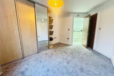 2 bedroom flat to rent, Kings Road, Greater Manchester M33
