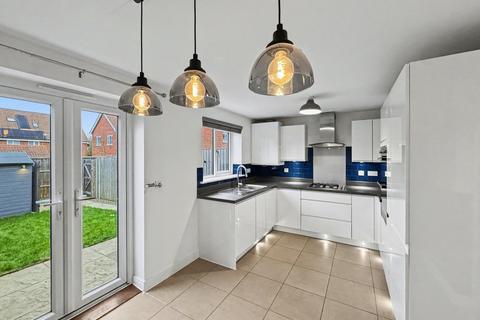 3 bedroom terraced house for sale, Tynan Crescent, Stowmarket, IP14