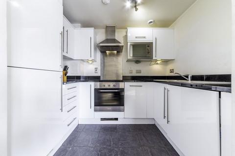2 bedroom flat to rent, Mercury House, Canning Town E16