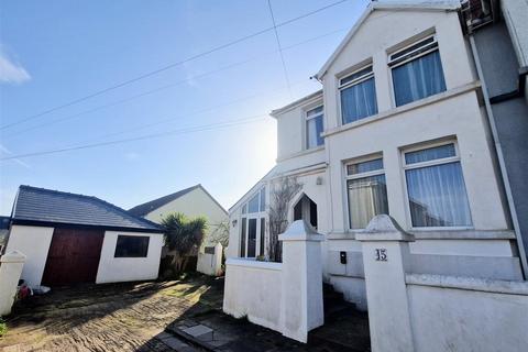 3 bedroom end of terrace house for sale, Lewis Place, Porthcawl CF36
