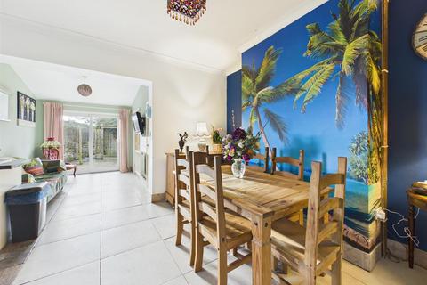 3 bedroom end of terrace house for sale, Lewis Place, Porthcawl CF36