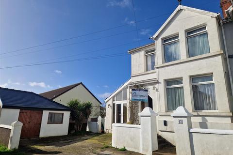 Lewis Place, Porthcawl CF36