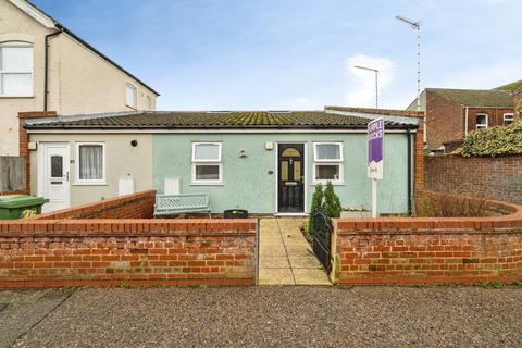 2 bedroom semi-detached bungalow for sale, Sussex Road, Great Yarmouth, NR31