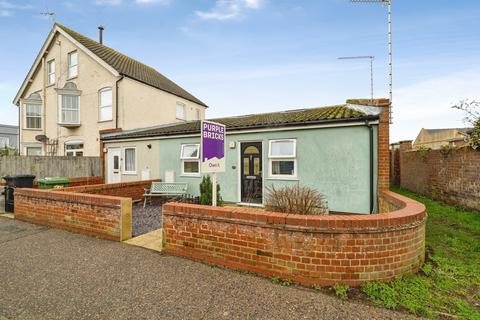 2 bedroom semi-detached bungalow for sale, Sussex Road, Great Yarmouth, NR31