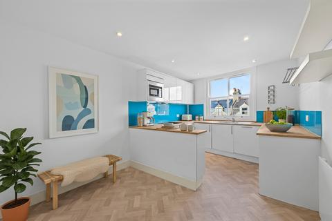 3 bedroom flat to rent, Lower Richmond Road, London