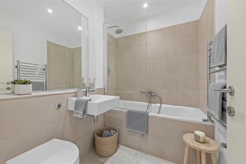3 bedroom flat to rent, Lower Richmond Road, London