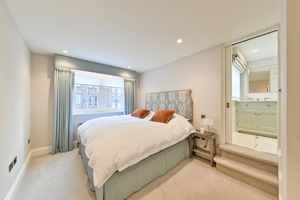 4ht Bedroom Suite