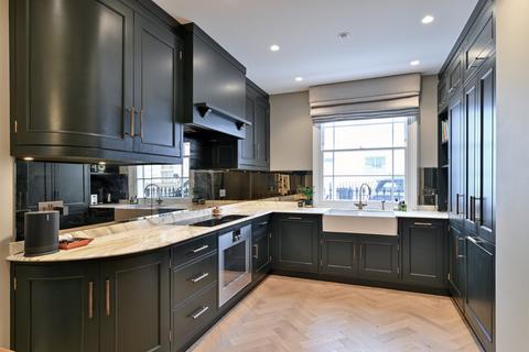 4 bedroom house for sale, Smith Terrace, London SW3