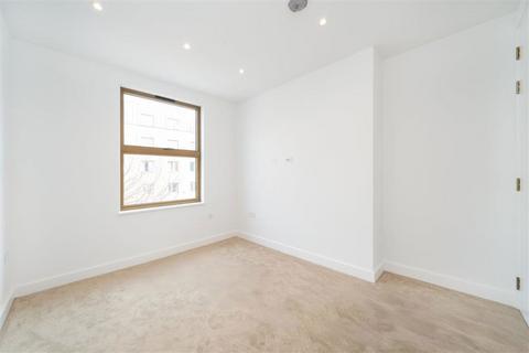 3 bedroom flat to rent, Cricklewood Broadway, London NW2