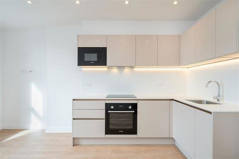 3 bedroom flat to rent, Cricklewood Broadway, London NW2