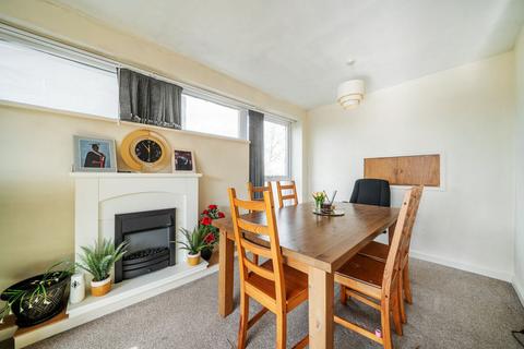 2 bedroom flat for sale, North Park, Eltham SE9