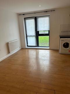 1 bedroom ground floor flat for sale, Chandos Parade, Buckingham Road, Canons Park, Middlesex HA8 6DX