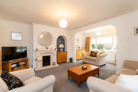 4 bedroom semi-detached house for sale, Tilburstow Hill Road, Godstone