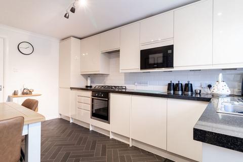 4 bedroom semi-detached house for sale, Tilburstow Hill Road, Godstone