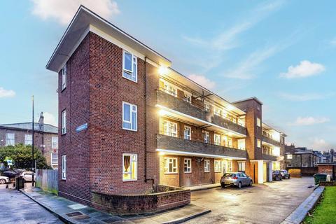 3 bedroom flat to rent, St Donatts Road, Brockley, London, SE14