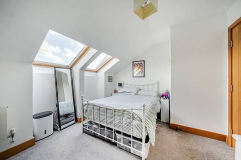 undefined, Kew Court, Kingston, Kingston upon Thames, KT2