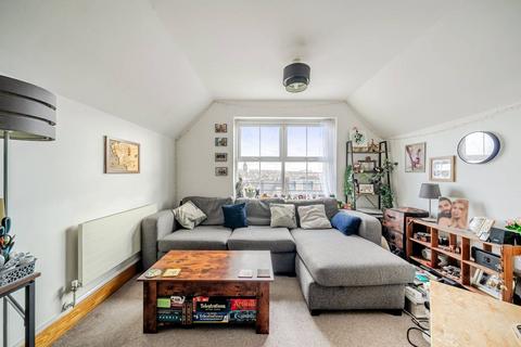 1 bedroom flat for sale, Kew Court, Kingston, Kingston upon Thames, KT2
