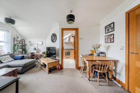 1 bedroom flat for sale, Kew Court, Kingston, Kingston upon Thames, KT2