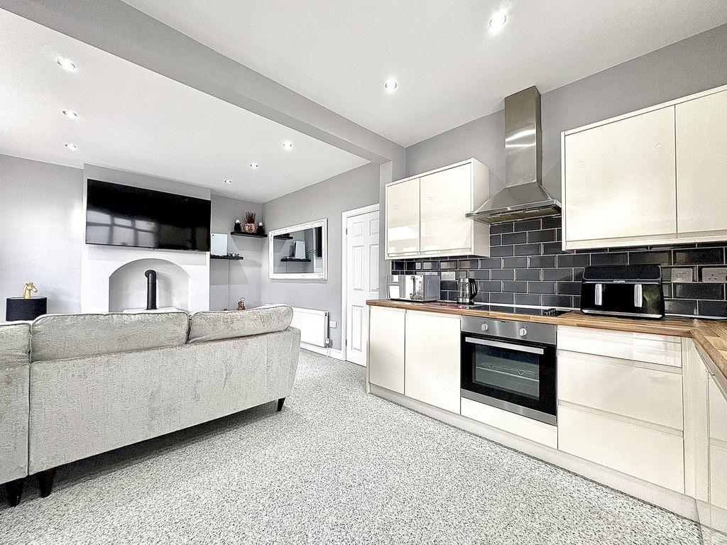 Dining kitchen