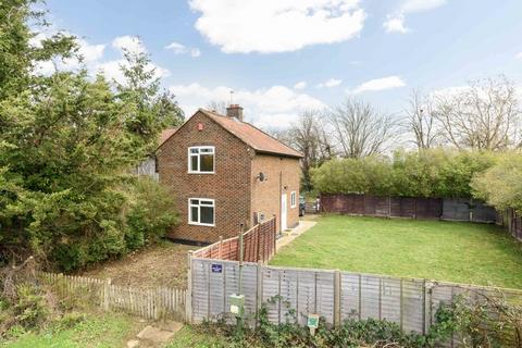 3 bedroom semi-detached house to rent, Molesey Road, Walton-On-Thames