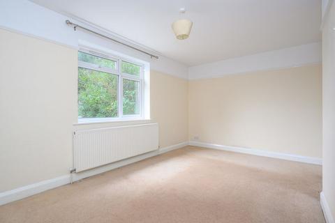3 bedroom semi-detached house to rent, Molesey Road, Walton-On-Thames