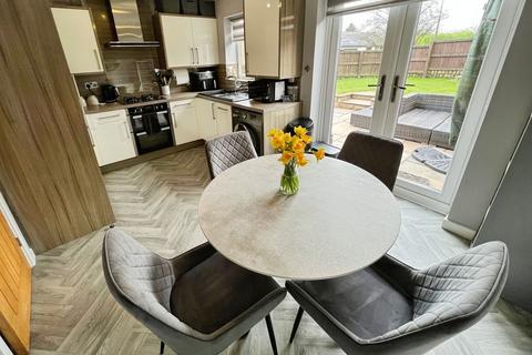 3 bedroom end of terrace house for sale, Naylors Terrace, Belmont