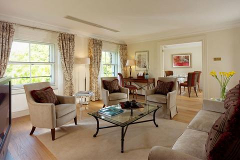 2 bedroom duplex to rent, Hyde Park Gate, London SW7