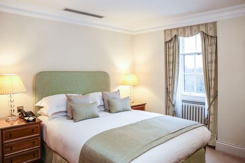 2 bedroom duplex to rent, Hyde Park Gate, London SW7