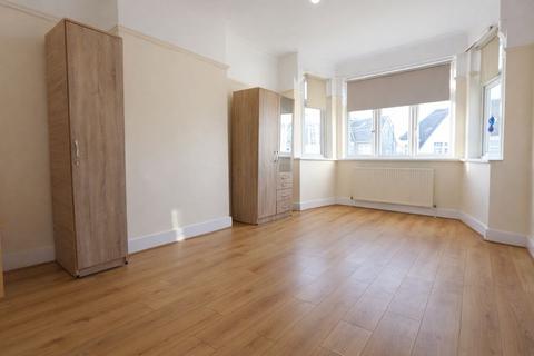 4 bedroom house to rent, 4 Bedroom House - Wood Green N22