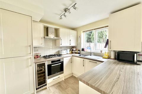 3 bedroom end of terrace house for sale, Simons Close, Trafford M33