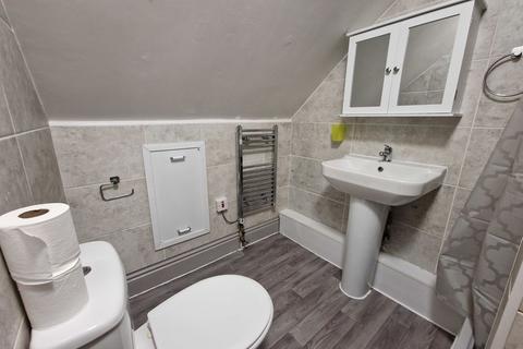 1 bedroom flat to rent, 15 Glenfield Road LE3 6AT
