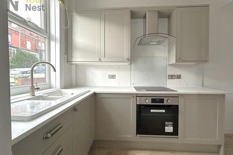 3 bedroom apartment to rent, Argie Road, Burley, Leeds, LS4 2RD