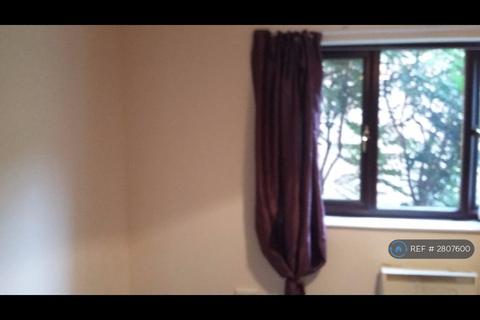 1 bedroom flat to rent, Avenue Road, Chadwell Heath, RM6